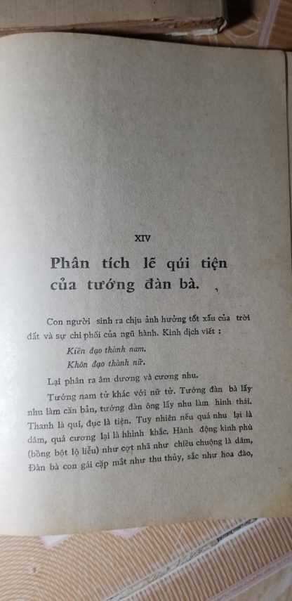 Tìm Hiểu Đàn Bà Con Gái Qua Tướng Thuật - Vu Tri Thiên - Hình ảnh 4